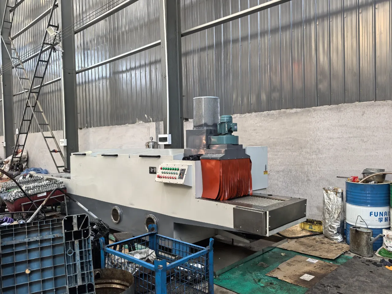 Stainless steel chain production line at Ever-Power meeting food-grade manufacturing standards