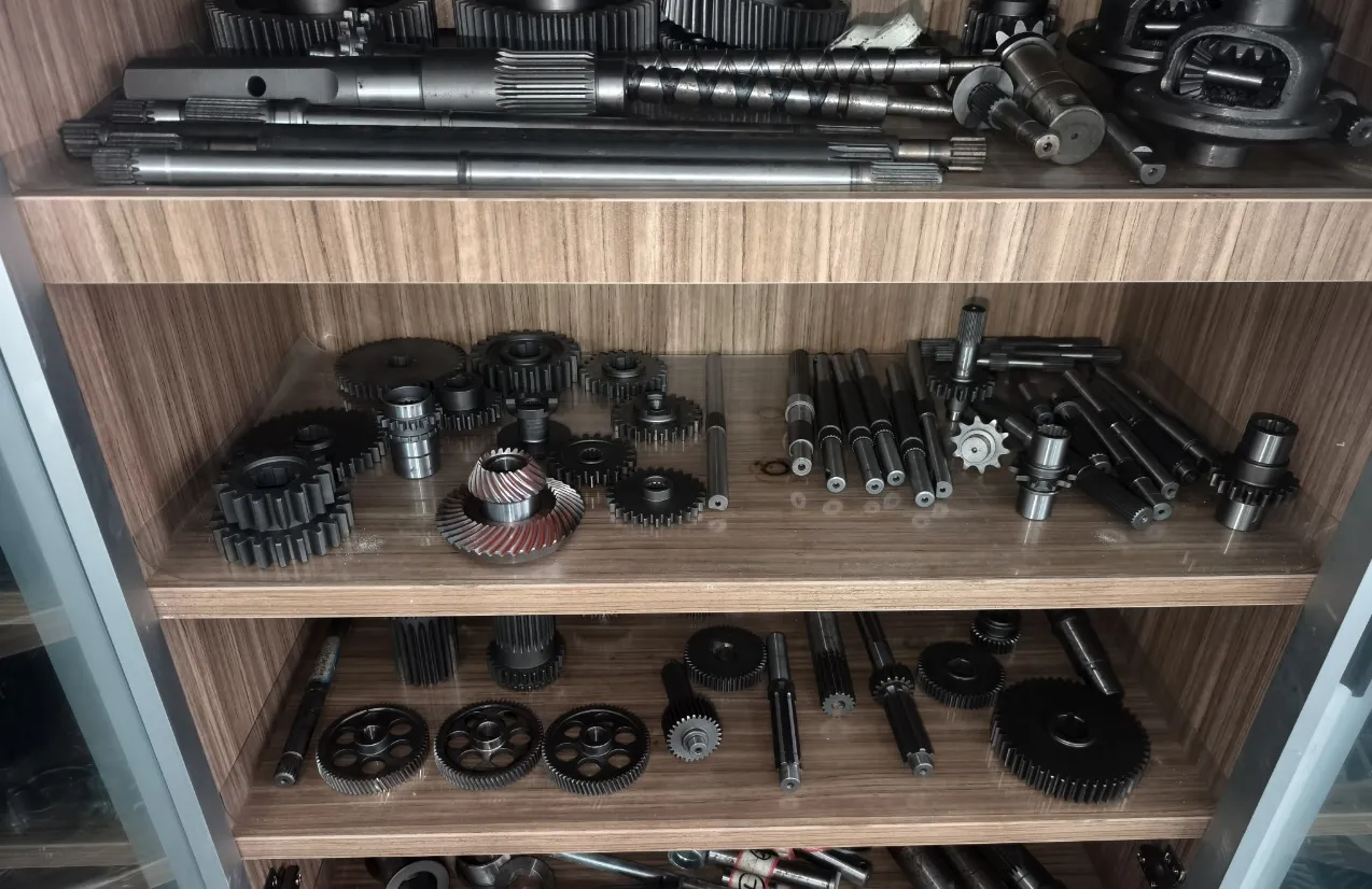 Product display showing various industrial sprocket chains and sprocket wheels